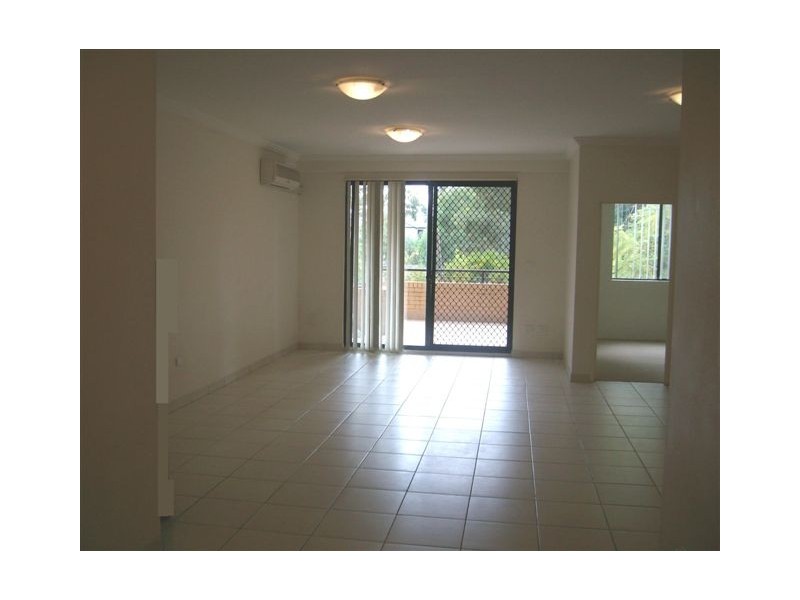 16-24 Lydbrook St, Westmead NSW 2145