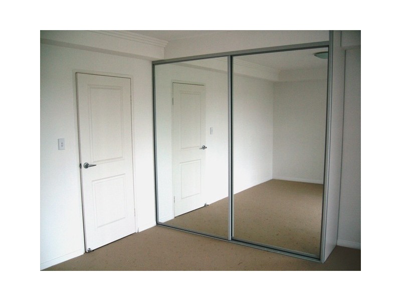 342 Woodville Rd and Crn Mountford Avenue, Guildford NSW 2161