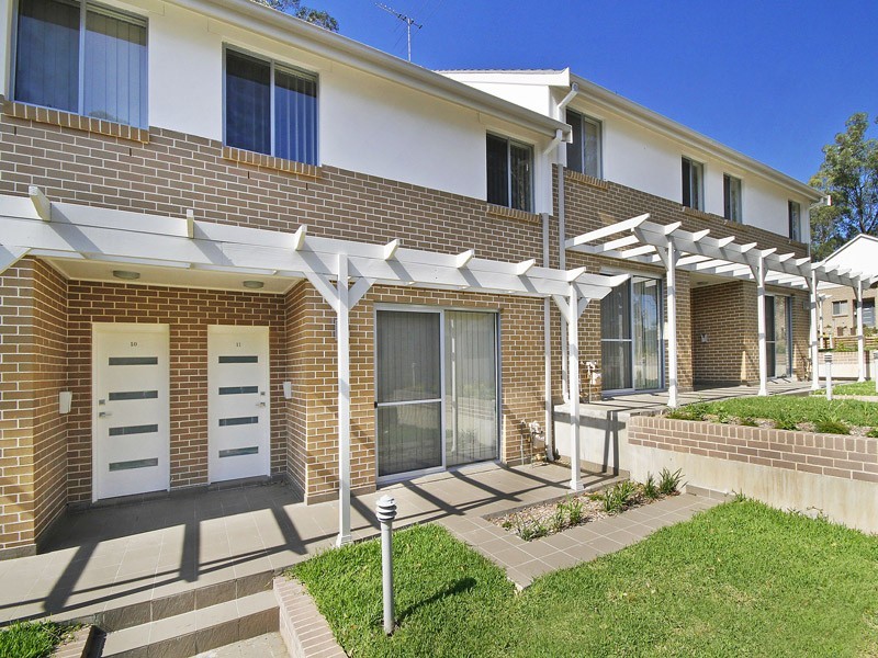11/100  Kenyons Rd, Merrylands NSW 2160