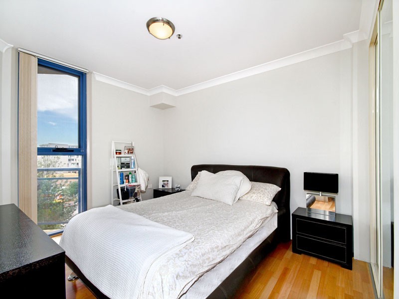 8/14  Hassall St, Parramatta NSW 2150