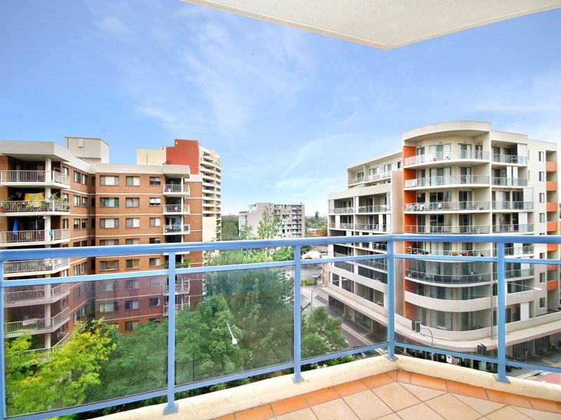 8/14  Hassall St, Parramatta NSW 2150