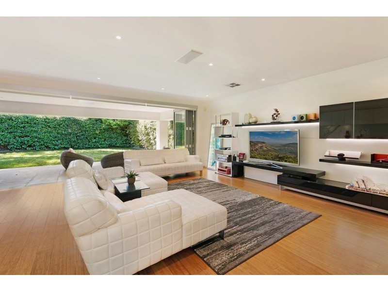 11 Sailors Bay Road, Willoughby NSW 2068