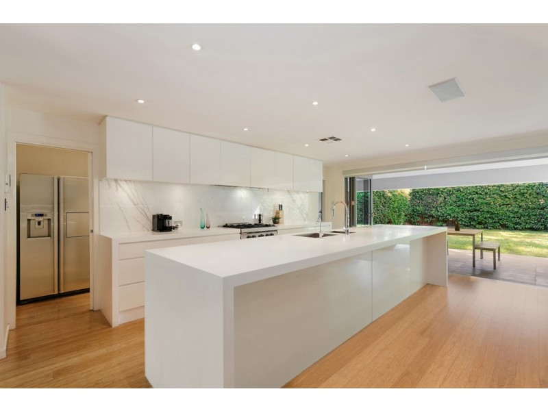 11 Sailors Bay Road, Willoughby NSW 2068