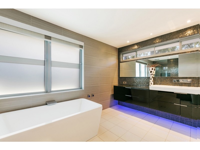 11 Sailors Bay Road, Willoughby NSW 2068