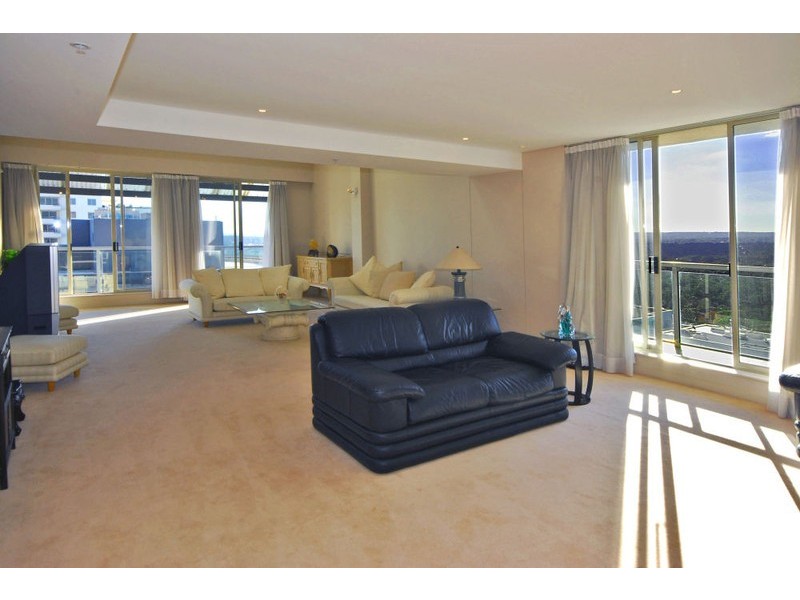 2005/8 Brown St, Chatswood NSW 2067