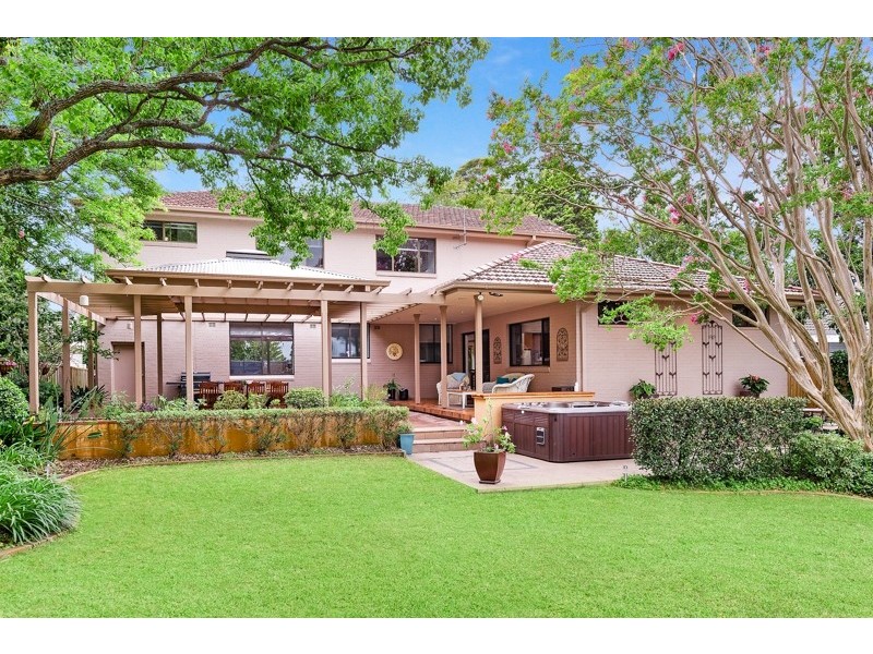 37 Eastern Arterial Rd, St Ives NSW 2075