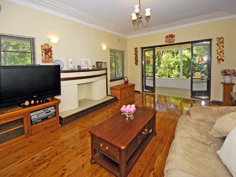 22 Selwyn St, Pymble NSW 2073