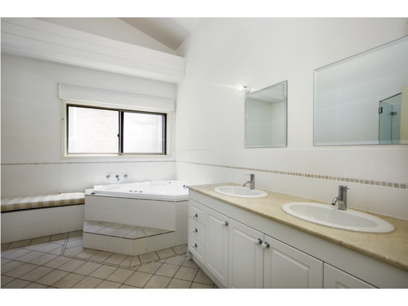 18 Paradise Avenue, Avalon Beach NSW 2107