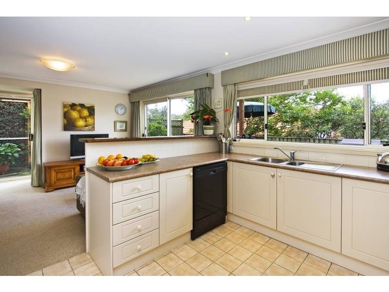 2/4  Mandalay Pl, Pymble NSW 2073