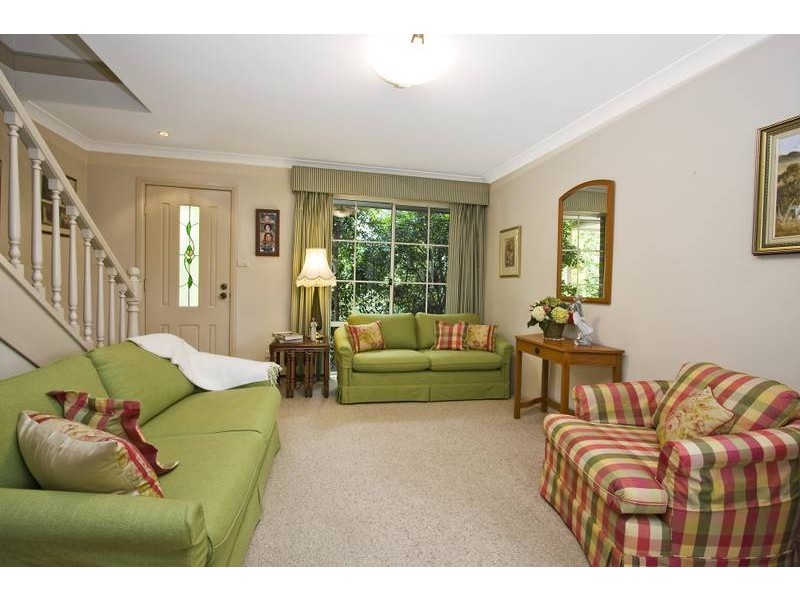 2/4  Mandalay Pl, Pymble NSW 2073