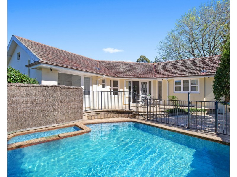 77 Bannockburn Road, Turramurra NSW 2074