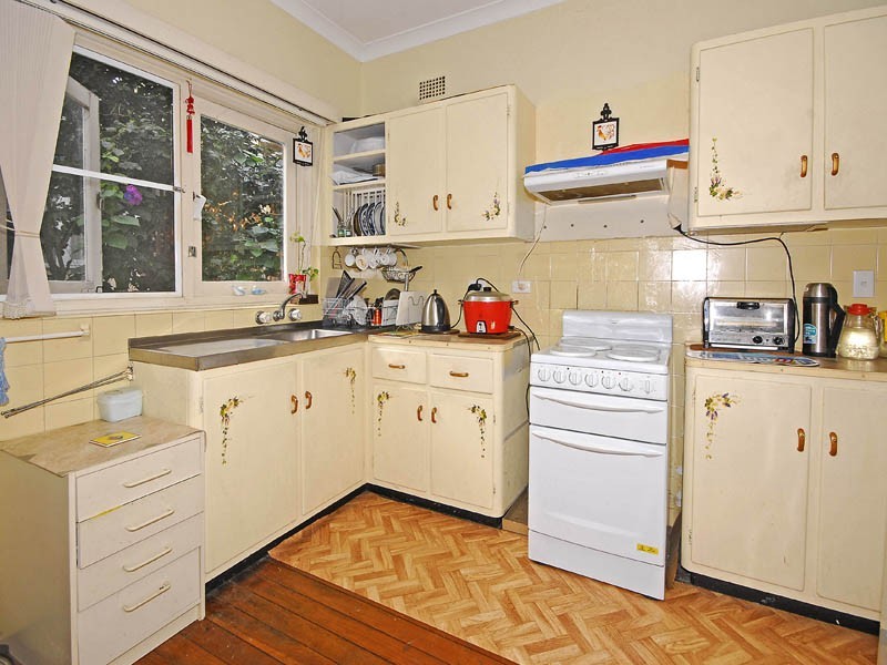 21 Livingstone Ave, Pymble NSW 2073