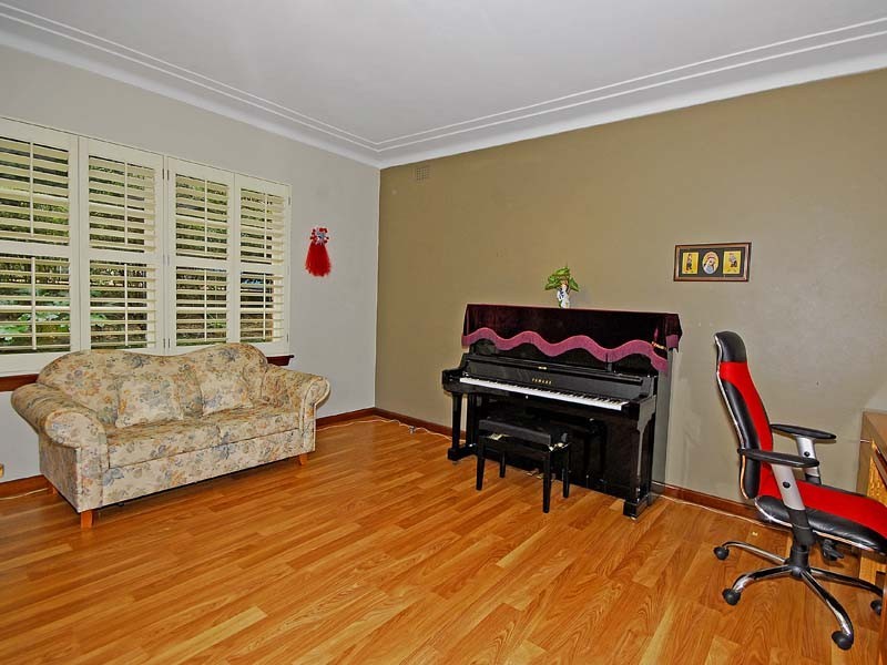 3 Bloomsbury Ave, Pymble NSW 2073