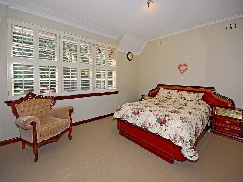 3 Bloomsbury Ave, Pymble NSW 2073