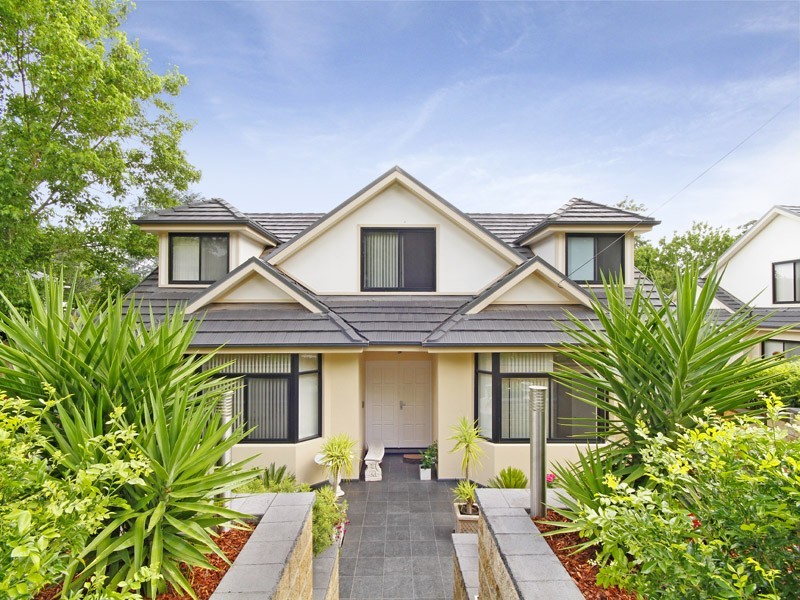 32 Tennyson Ave, Turramurra NSW 2074