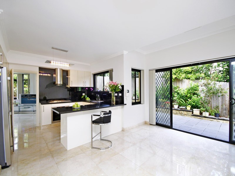 32 Tennyson Ave, Turramurra NSW 2074