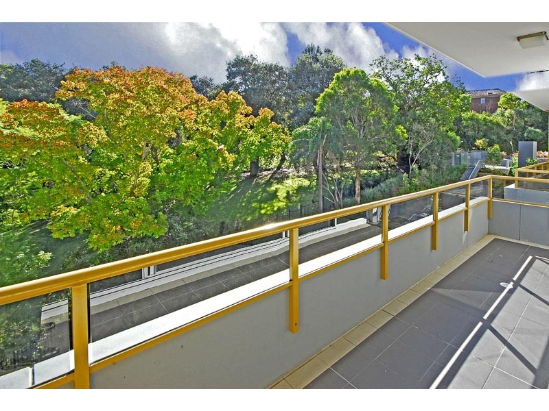 806/10 Avon Road, Pymble NSW 2073