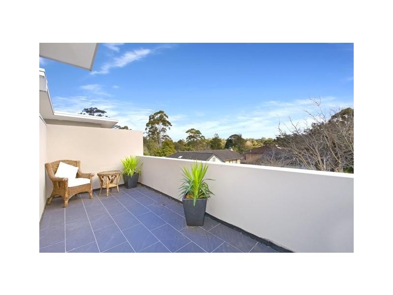 8a Killeaton St, St Ives NSW 2075