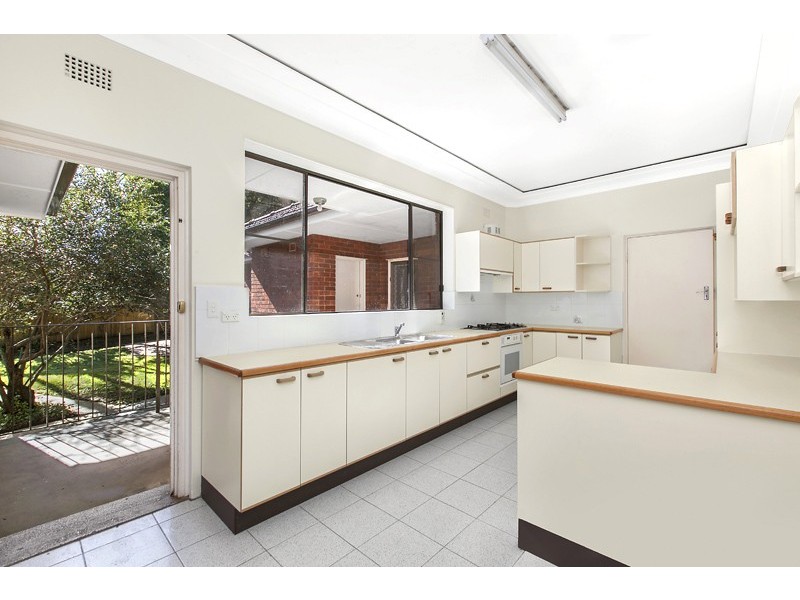 1 Carinya Rd, Pymble NSW 2073