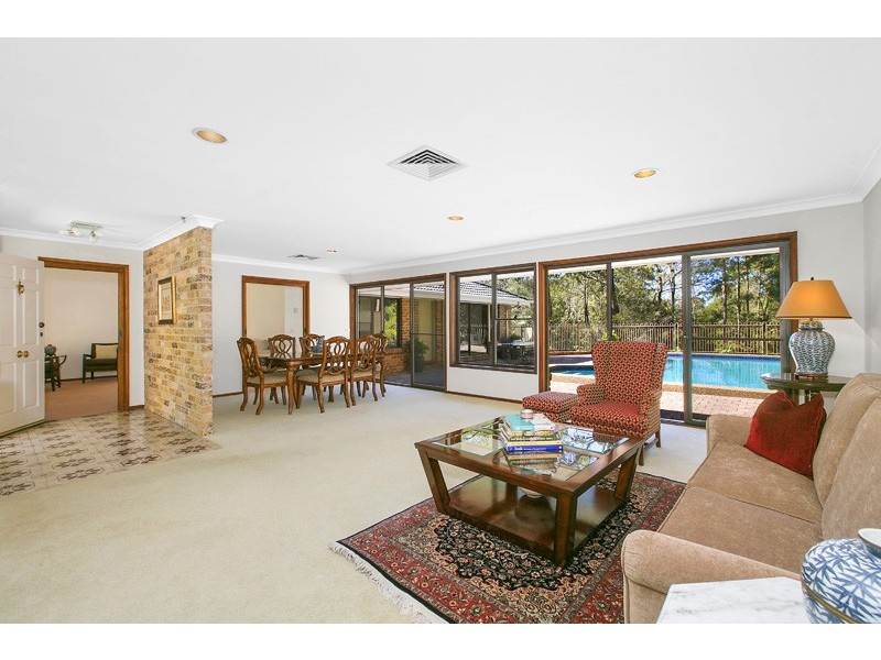 10 Woodvale Cl, St Ives NSW 2075