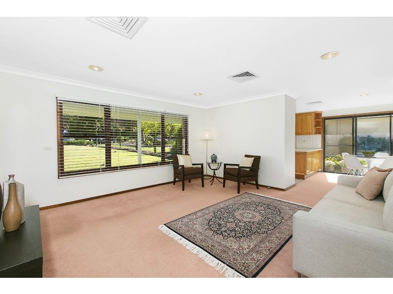 10 Woodvale Cl, St Ives NSW 2075