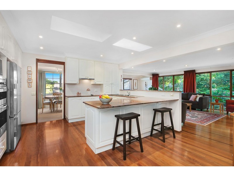 4 Woodvale Cl, St Ives NSW 2075