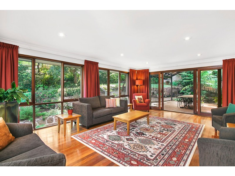 4 Woodvale Cl, St Ives NSW 2075
