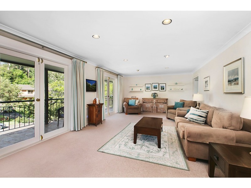 4 Woodvale Cl, St Ives NSW 2075