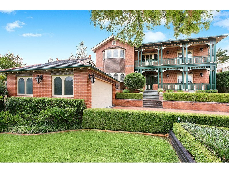 2 Charlton Ave, Turramurra NSW 2074