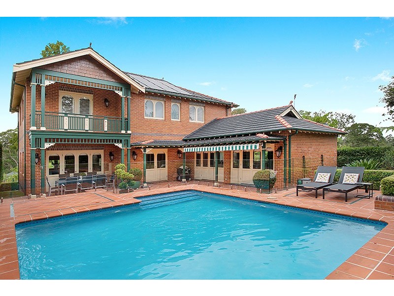 2 Charlton Ave, Turramurra NSW 2074