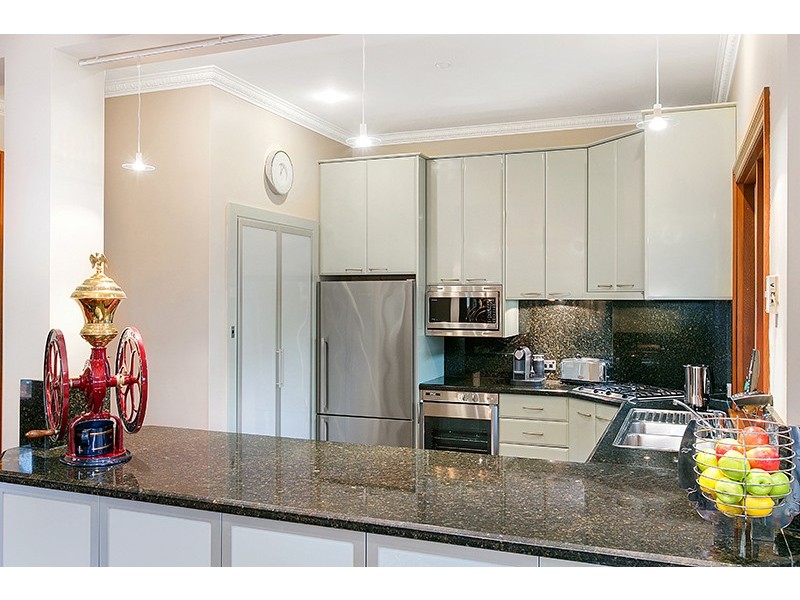 2 Charlton Ave, Turramurra NSW 2074