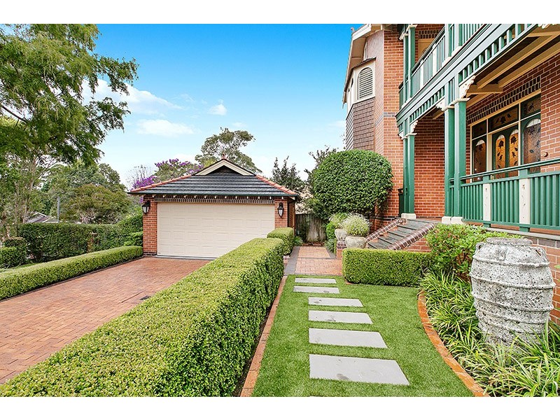 2 Charlton Ave, Turramurra NSW 2074