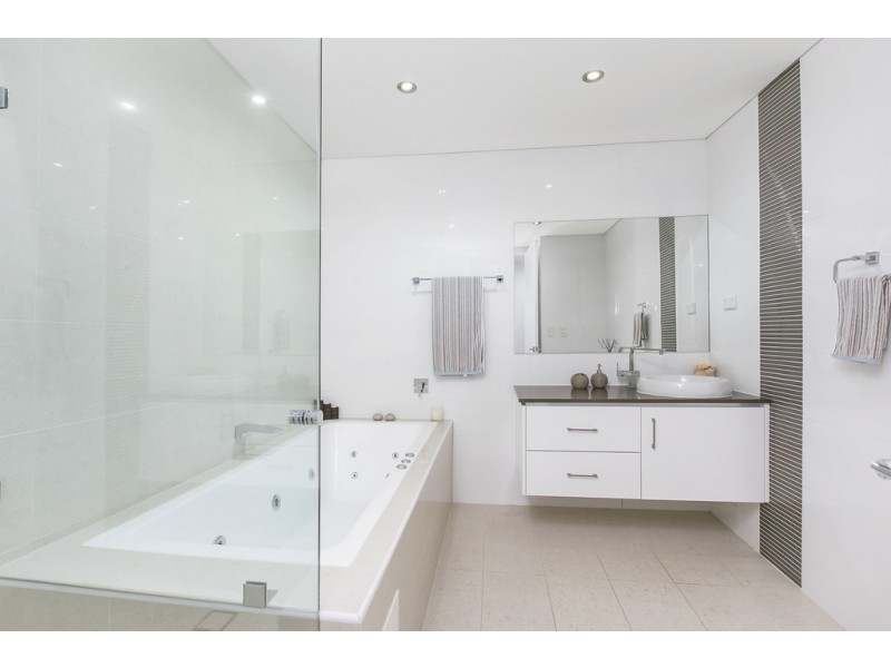 4/10 Shinfield Ave, St Ives NSW 2075