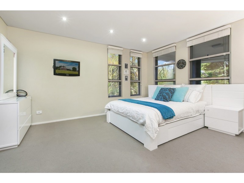 4/10 Shinfield Ave, St Ives NSW 2075