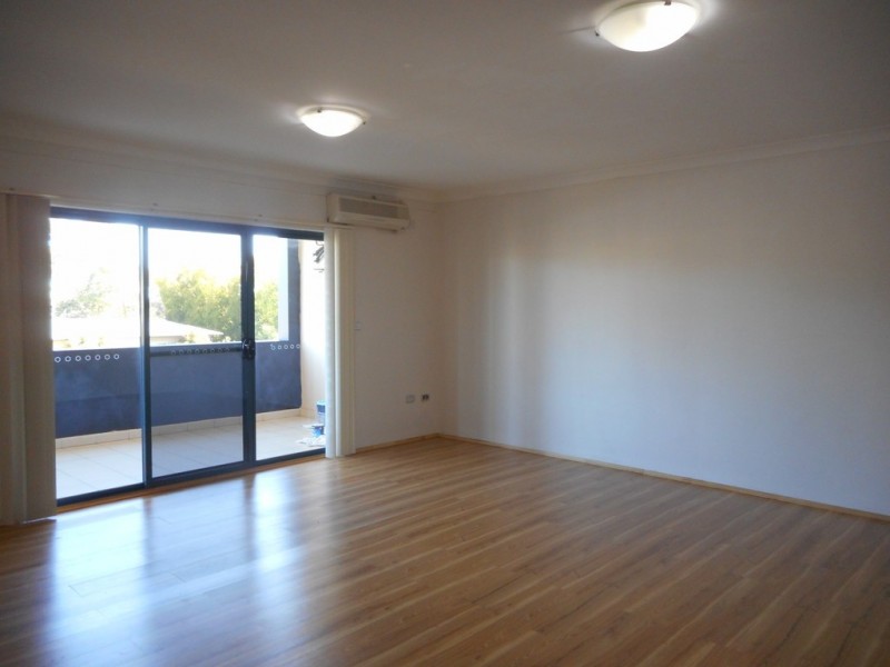 12/2 AMY ST, Regents Park NSW 2143