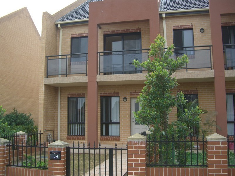 4/ 335-339 BLAXCELL STREET, Granville NSW 2142