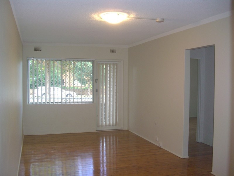 2/21 FOURTH AVE, Campsie NSW 2194