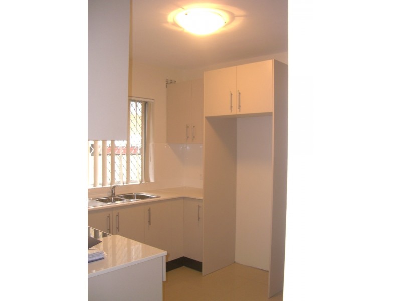 2/21 FOURTH AVE, Campsie NSW 2194