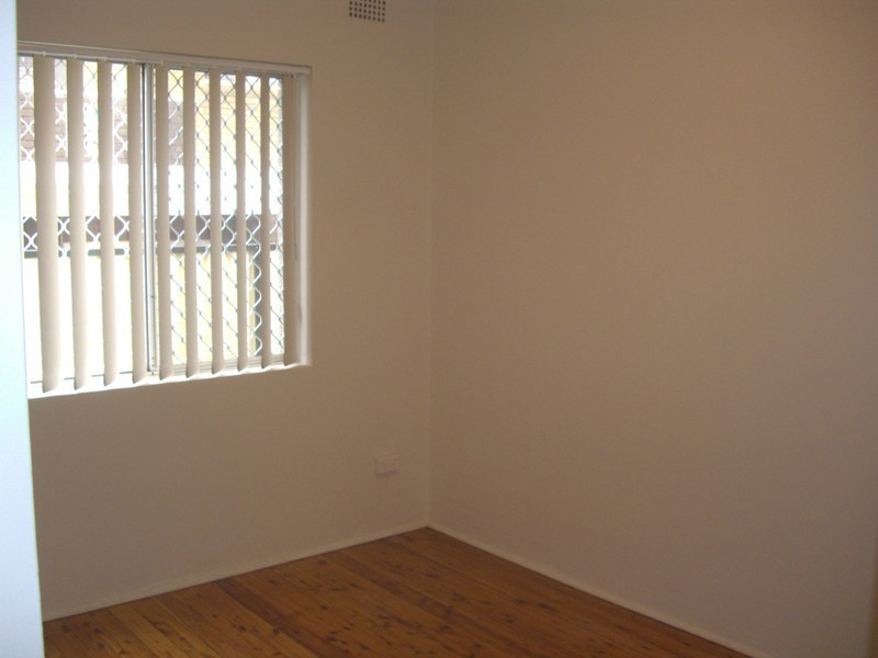 2/21 FOURTH AVE, Campsie NSW 2194