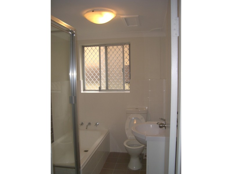 2/21 FOURTH AVE, Campsie NSW 2194