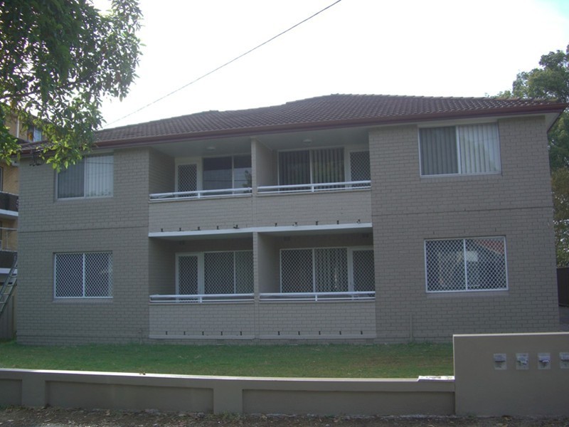 8/21 FOURTH AVE, Campsie NSW 2194