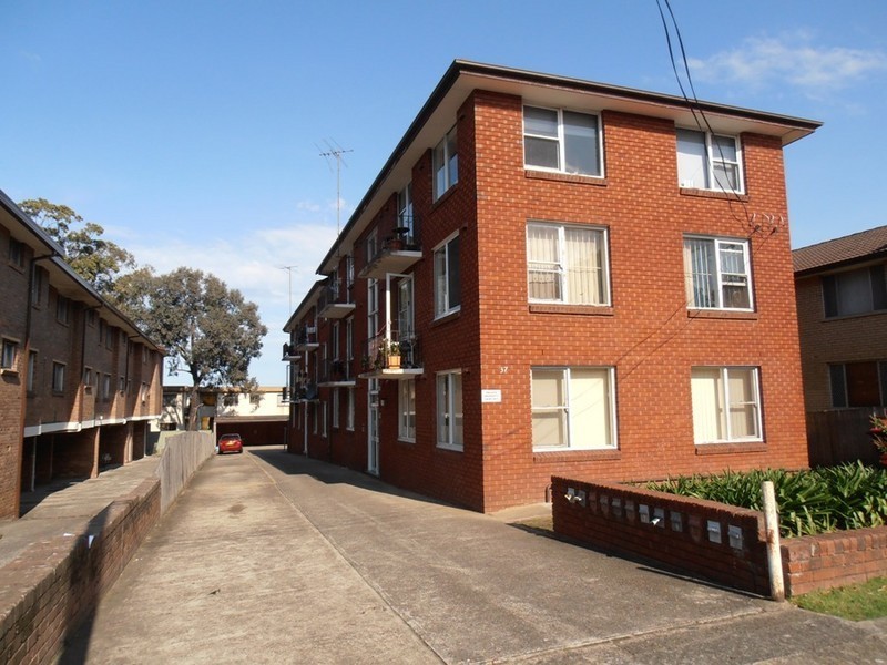 2/37 DARTBROOK ROAD, Auburn NSW 2144