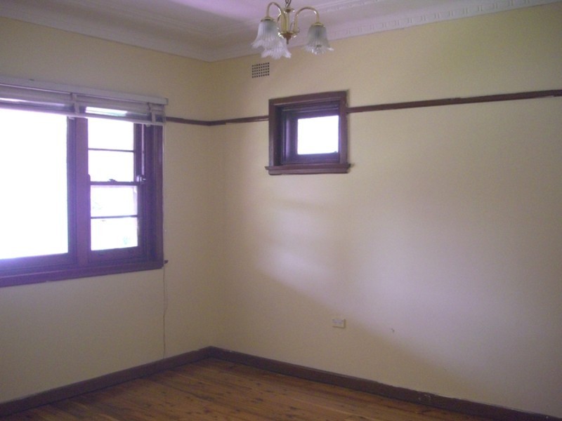 4 CHESTNUT ROAD, Auburn NSW 2144