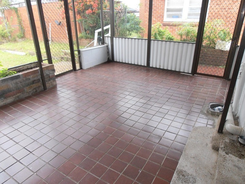 2 CHESTNUT RD, Auburn NSW 2144