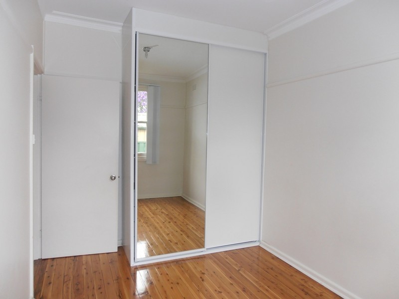 8 LAVERACK CLOSE, Granville NSW 2142