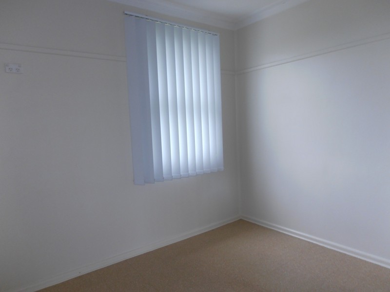 8 LAVERACK CLOSE, South Granville NSW 2142