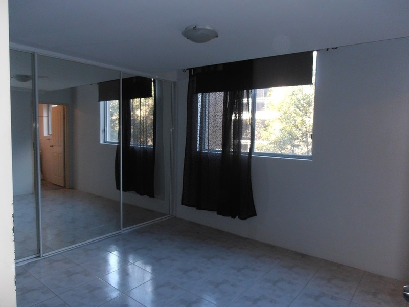 . ** UNDER APPLICATION ** 29/2-10 SUSAN STREET, Auburn NSW 2144