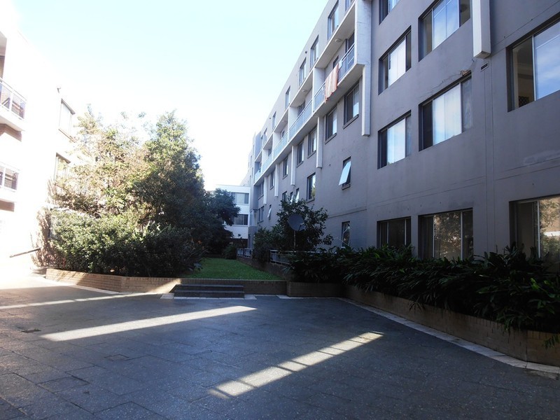 . ** UNDER APPLICATION ** 29/2-10 SUSAN STREET, Auburn NSW 2144