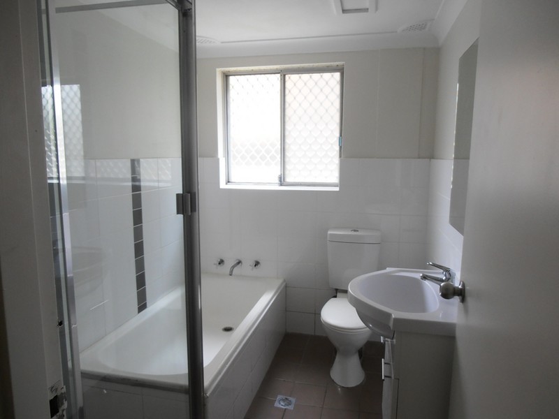 2/21 FOURTH AVENUE, Campsie NSW 2194