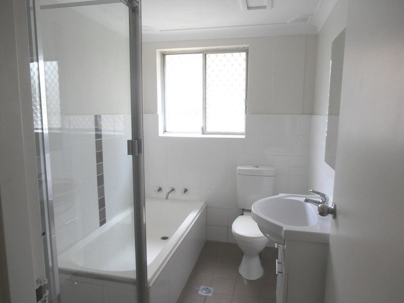 2/21 Fourth Avenue, Campsie NSW 2194